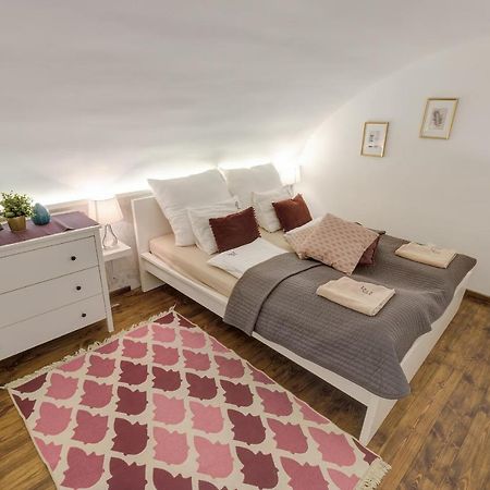 Lovely Apartment At Basilica Budapest Kültér fotó